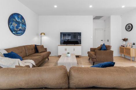 Photo of property in 28 Konoba Avenue, Kumeu, 0810