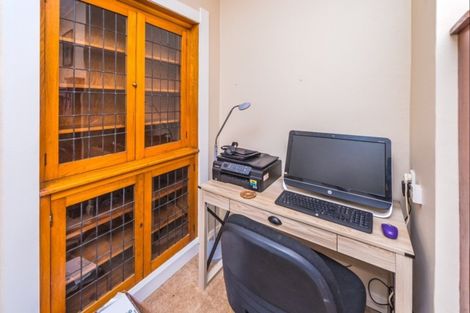 Photo of property in 2 Glasgow Street, Takaro, Palmerston North, 4412