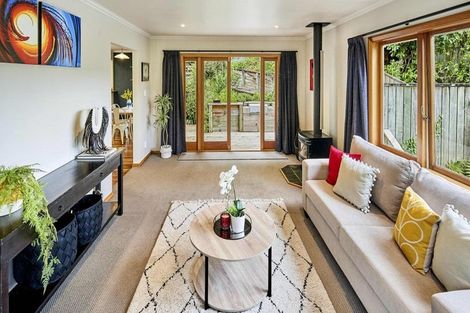 Photo of property in 24 Elmslie Road, Pinehaven, Upper Hutt, 5019