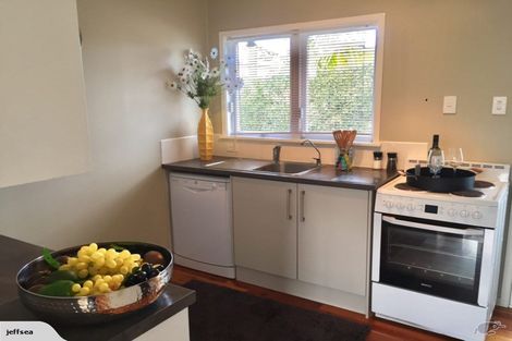 Photo of property in 4/43 Shakespeare Road, Milford, Auckland, 0620