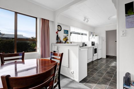 Photo of property in 15 Green Lane, Hawera, 4610