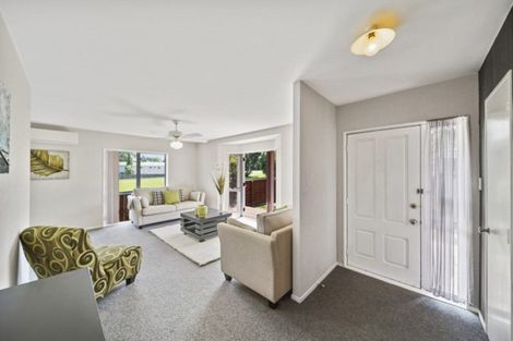 Photo of property in 2/527 Weymouth Road, Weymouth, Auckland, 2103