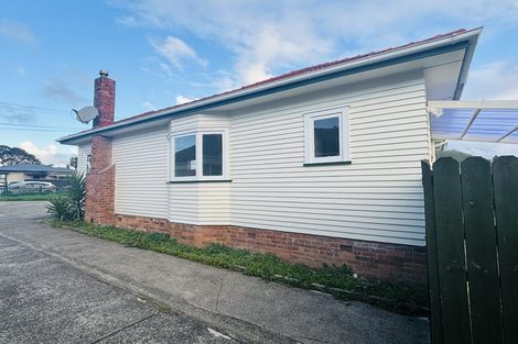 Photo of property in 33 Earlsworth Road, Mangere East, Auckland, 2024