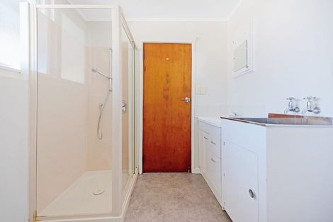 Photo of property in 2/18 Agra Crescent, Khandallah, Wellington, 6035