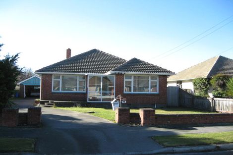 Photo of property in 16 Kinnaird Place, Hillmorton, Christchurch, 8025