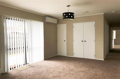 Photo of property in 22 Sturges Road, Henderson, Auckland, 0612