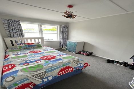 Photo of property in 11 Cara Crescent, Paparangi, Wellington, 6037