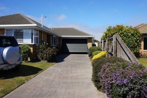 Photo of property in 5 Mull Place, Broomfield, Christchurch, 8042