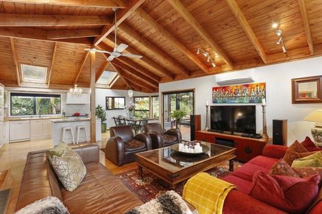 Photo of property in 280 Shaw Road, Titirangi, Auckland, 0604