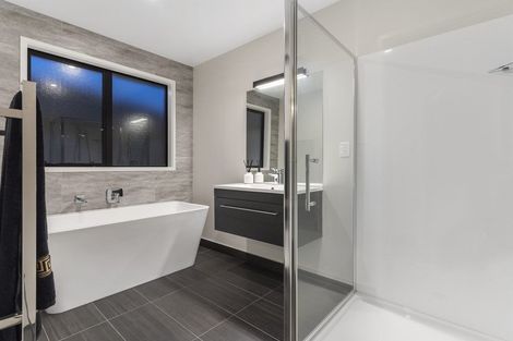 Photo of property in 2 Harding Drive, Papamoa Beach, Papamoa, 3118