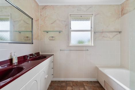 Photo of property in 5 Hugh Avenue, Hamurana, Rotorua, 3097