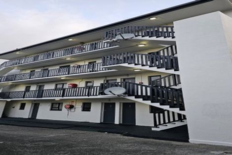 Photo of property in 4/52 Russell Terrace, Berhampore, Wellington, 6023