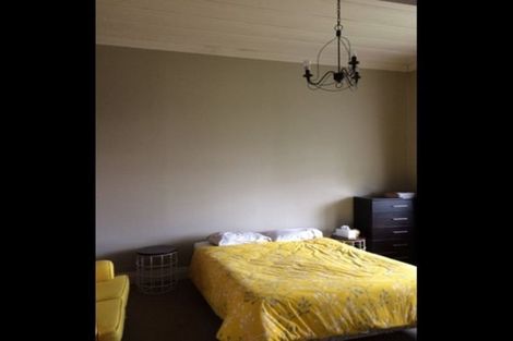 Photo of property in 122 Hargest Crescent, Saint Clair, Dunedin, 9012