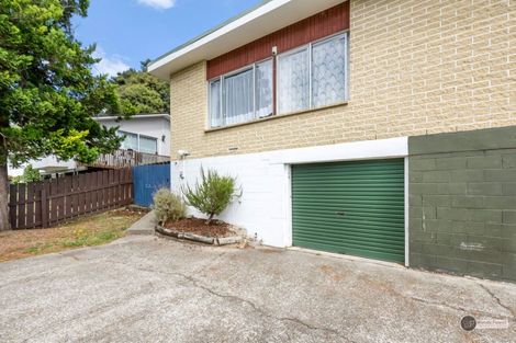 Photo of property in 28 Deller Grove, Silverstream, Upper Hutt, 5019