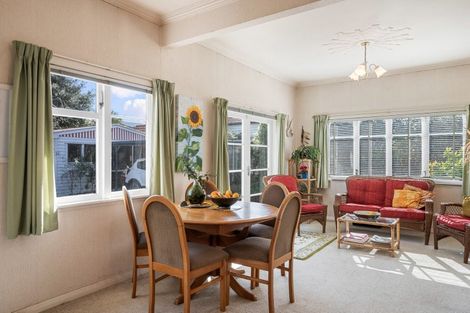 Photo of property in 361 Oxford Street, Levin, 5510