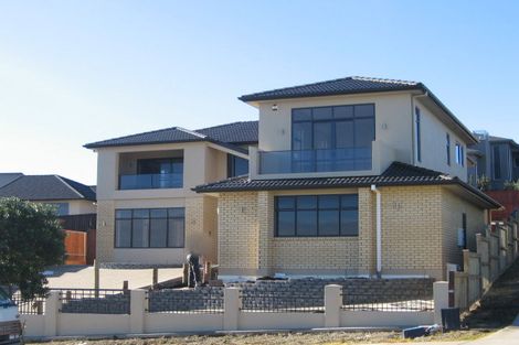 Photo of property in 46 Moyrus Crescent, East Tamaki Heights, Auckland, 2016