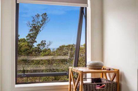 Photo of property in 2/32 Palliser Lane, Browns Bay, Auckland, 0630