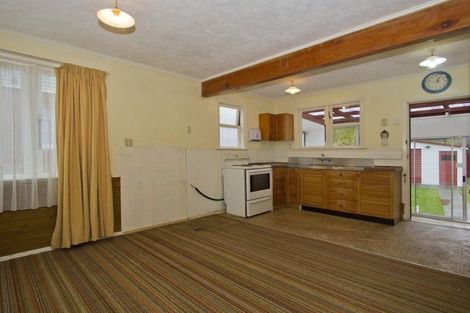 Photo of property in 86 Seddon Street, Naenae, Lower Hutt, 5011