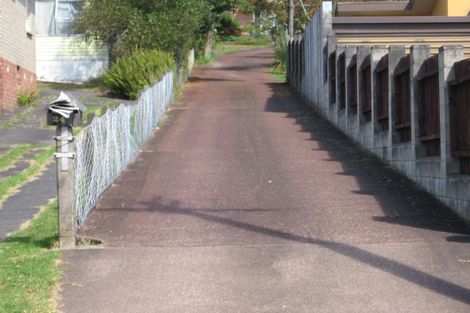 Photo of property in 24 Cliff View Drive, Green Bay, Auckland, 0604