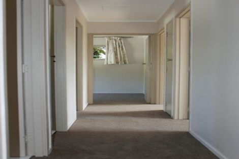 Photo of property in 12 Beaudine Avenue, Glenfield, Auckland, 0629