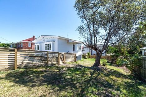 Photo of property in 30 Koromiko Street, New Lynn, Auckland, 0600