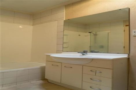 Photo of property in 4 Sandwick Drive, Weymouth, Auckland, 2103