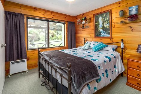 Photo of property in 74 Charles Street, Carterton, 5713