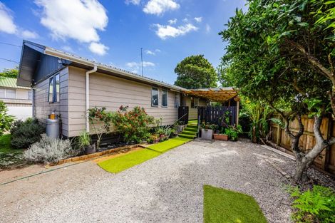 Photo of property in 2/8 Waipouri Road, Mangere, Auckland, 2022