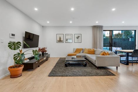 Photo of property in 3 Ropere Street, Kumeu, 0810