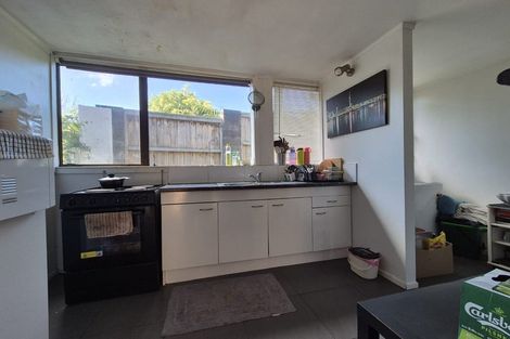 Photo of property in 1 Lauderdale Road, Birkdale, Auckland, 0626