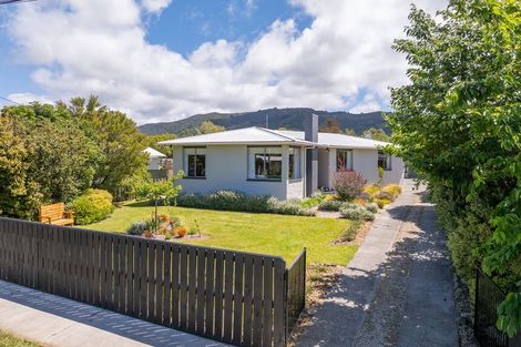 Photo of property in 13 Farrier Grove, Featherston, 5710