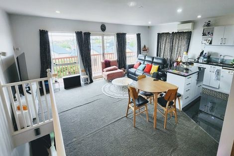 Photo of property in 147a Hobsonville Road, West Harbour, Auckland, 0618