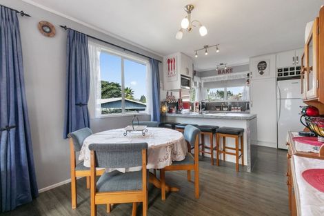 Photo of property in 10 Lipton Grove, Opaheke, Papakura, 2113