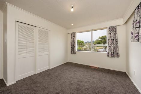 Photo of property in 37 Brightwater Crescent, Totara Park, Upper Hutt, 5018