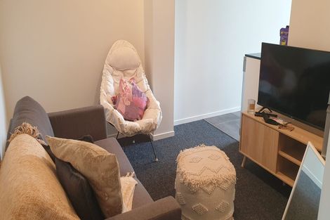 Photo of property in 18 Aveline Place, Glen Innes, Auckland, 1072