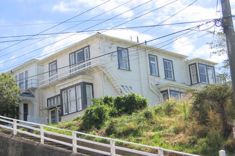 Photo of property in 3/22 Hargreaves Street, Mount Cook, Wellington, 6021