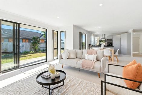 Photo of property in 24 Kowi Lakes Drive, One Tree Point, 0118