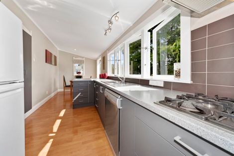 Photo of property in 53 Woodglen Road, Glen Eden, Auckland, 0602