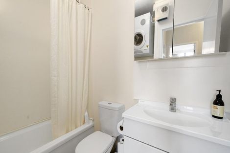 Photo of property in Hobson Court Flats, 56/70 Hobson Street, Thorndon, Wellington, 6011