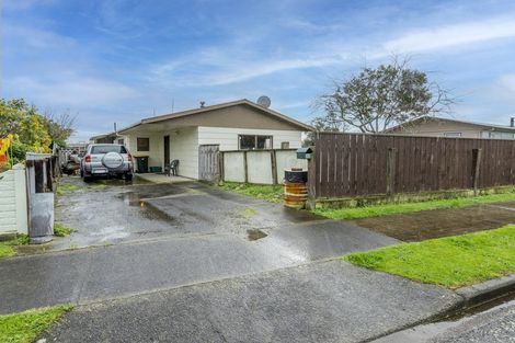 Photo of property in 32 Strathmore Avenue, Levin, 5510
