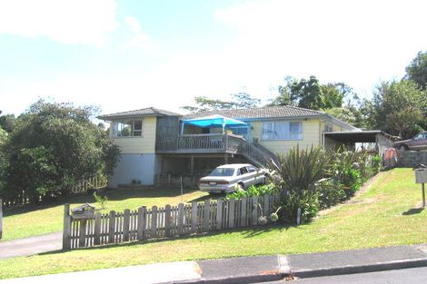Photo of property in 4 Kama Place, Sunnynook, Auckland, 0620