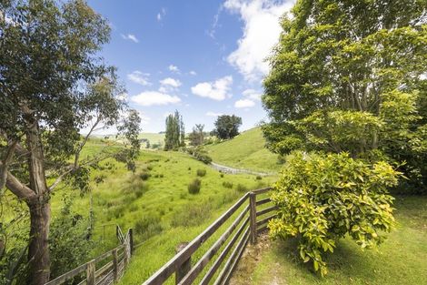 Photo of property in 18 Marshall Road, Hunterville, 4730