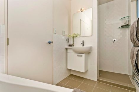 Photo of property in 11 Te Hoe Grove, Pinehill, Auckland, 0632