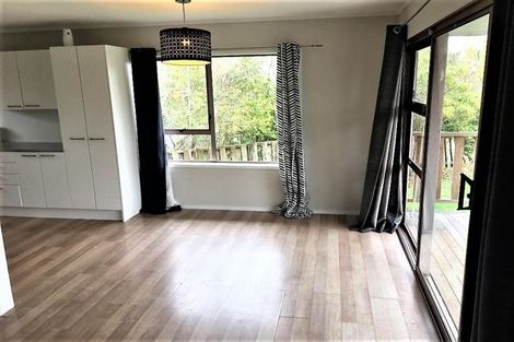 Photo of property in 2/38 Kirrie Avenue, Te Atatu South, Auckland, 0610