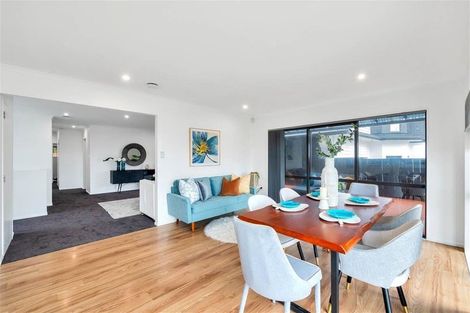 Photo of property in 12 San Casello Rise, Henderson, Auckland, 0612
