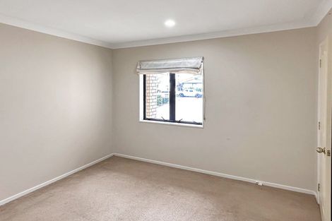 Photo of property in 35 Parkhaven Drive, Rosehill, Papakura, 2113