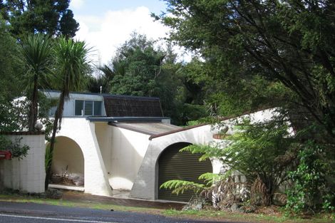 Photo of property in 152 Woodlands Park Road, Titirangi, Auckland, 0604