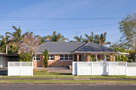 Photo of property in 1/9 Devon Road, Bucklands Beach, Auckland, 2012