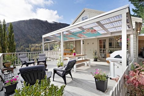 Photo of property in 1 Mcchesney Road, Arthurs Point, Queenstown, 9371