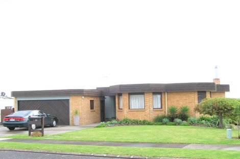 Photo of property in 35 William Bryan Drive, Half Moon Bay, Auckland, 2012